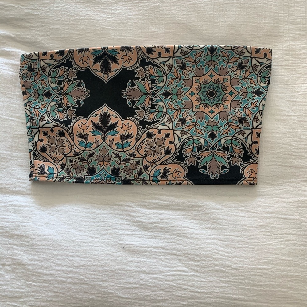 Patterned cropped tube top